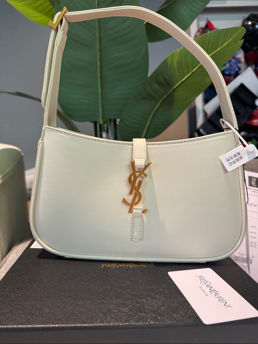 Fashion Cream YSL Shoulder Bag with Gold Logo Hardware - Picture 2 of 10